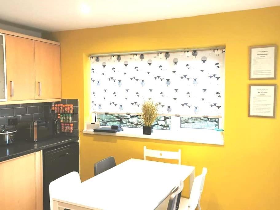 Zipworld Waterfalls Eryri Dogs Welcome 3 Bed Sleeps 5 Blaenau Ffestiniog Exterior foto